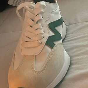 Steve Madden Sneakers